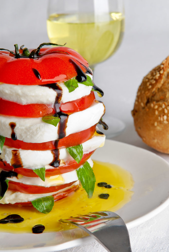 Photo culinaire, entrée tomate mozzarella